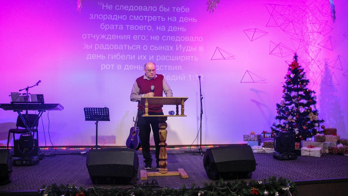 Епископ Владимир Хвалов служил семьям в Крыму